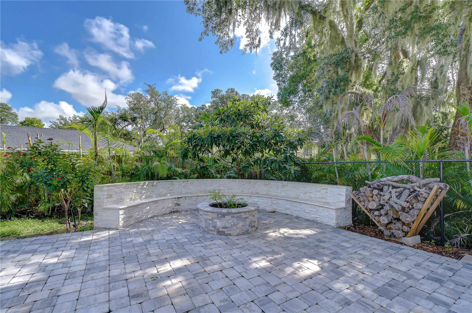 BLOOMINGDALE - Residential