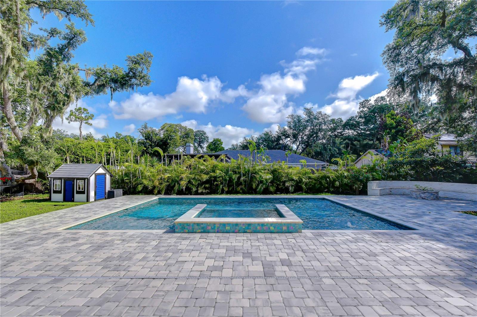 BLOOMINGDALE - Residential