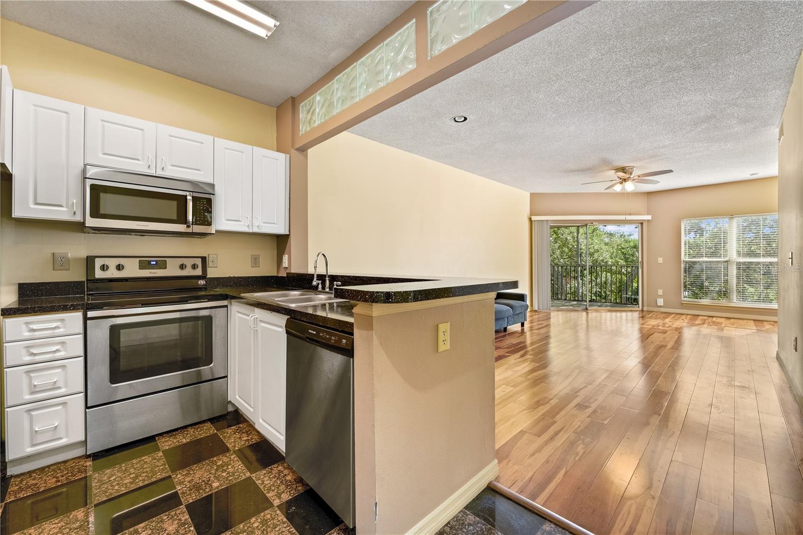 THE LANDINGS OF TAMPA A CONDOM - Residential