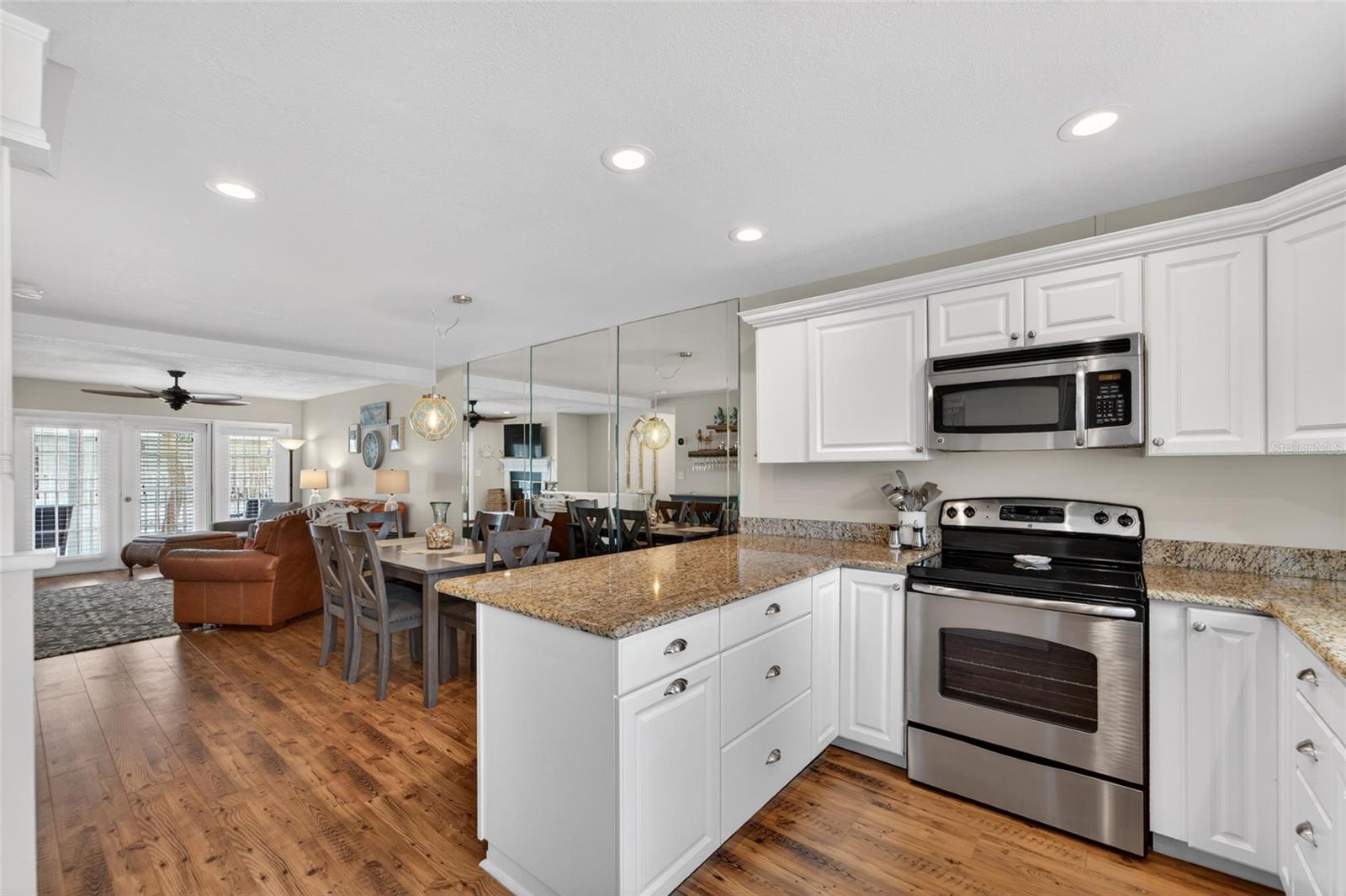 SUNSET REEF - Residential