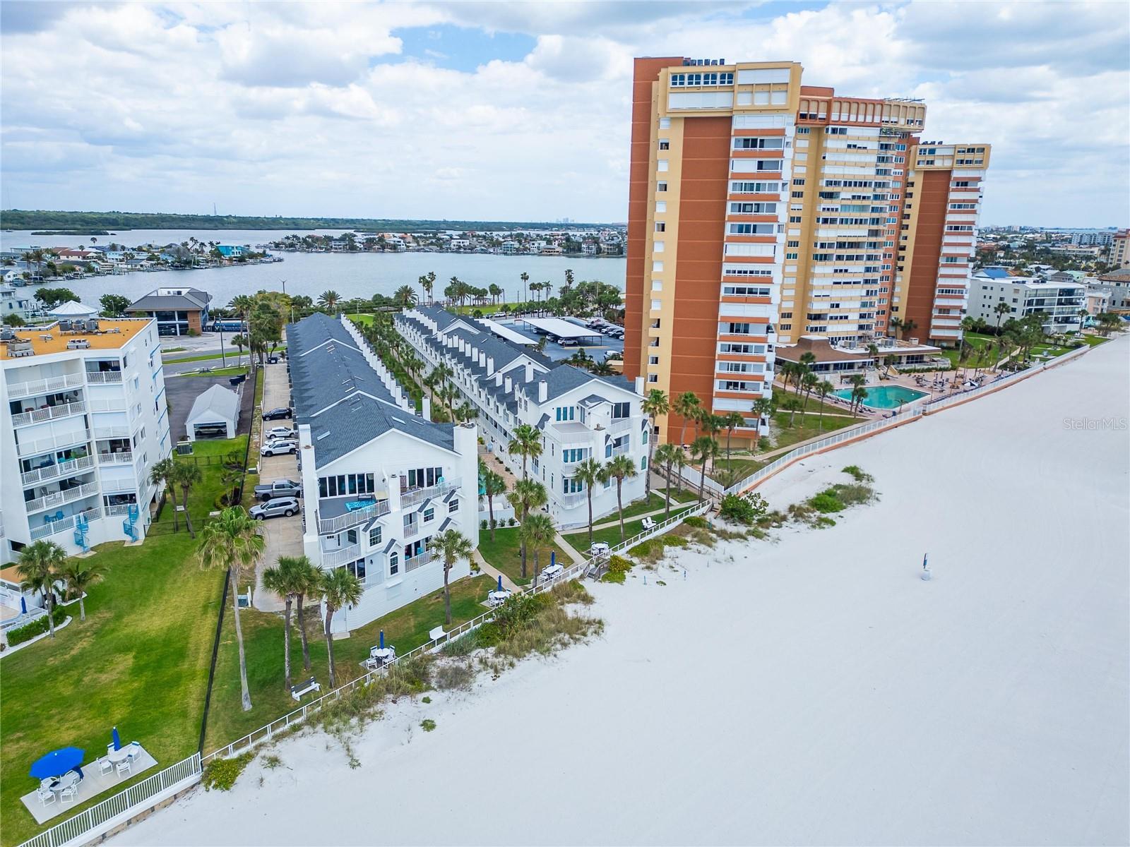 SUNSET REEF - Residential