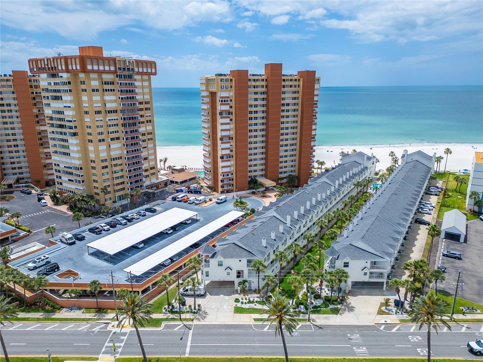 SUNSET REEF - Residential