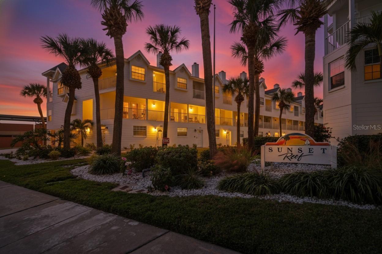 SUNSET REEF - Residential