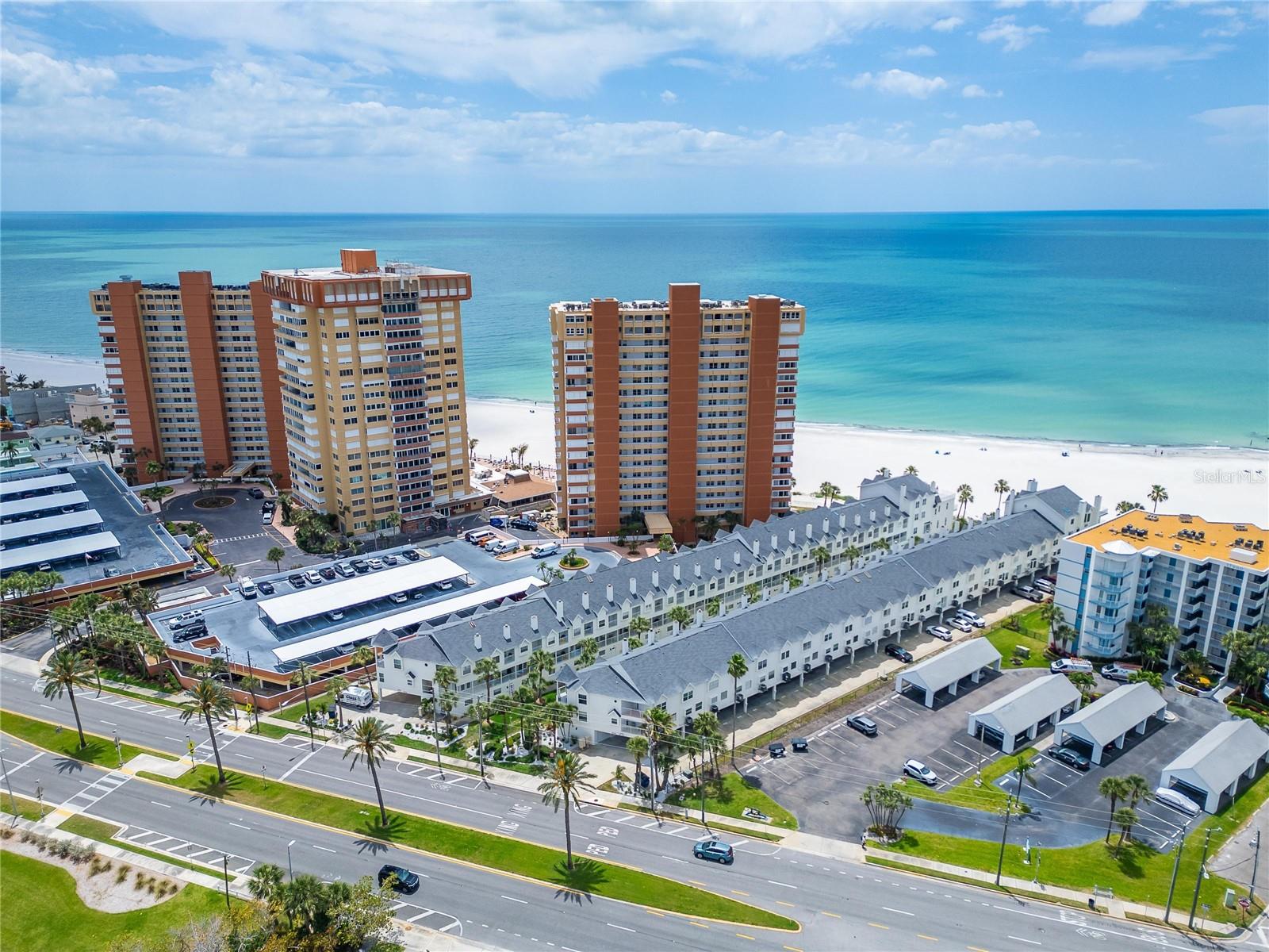 SUNSET REEF - Residential