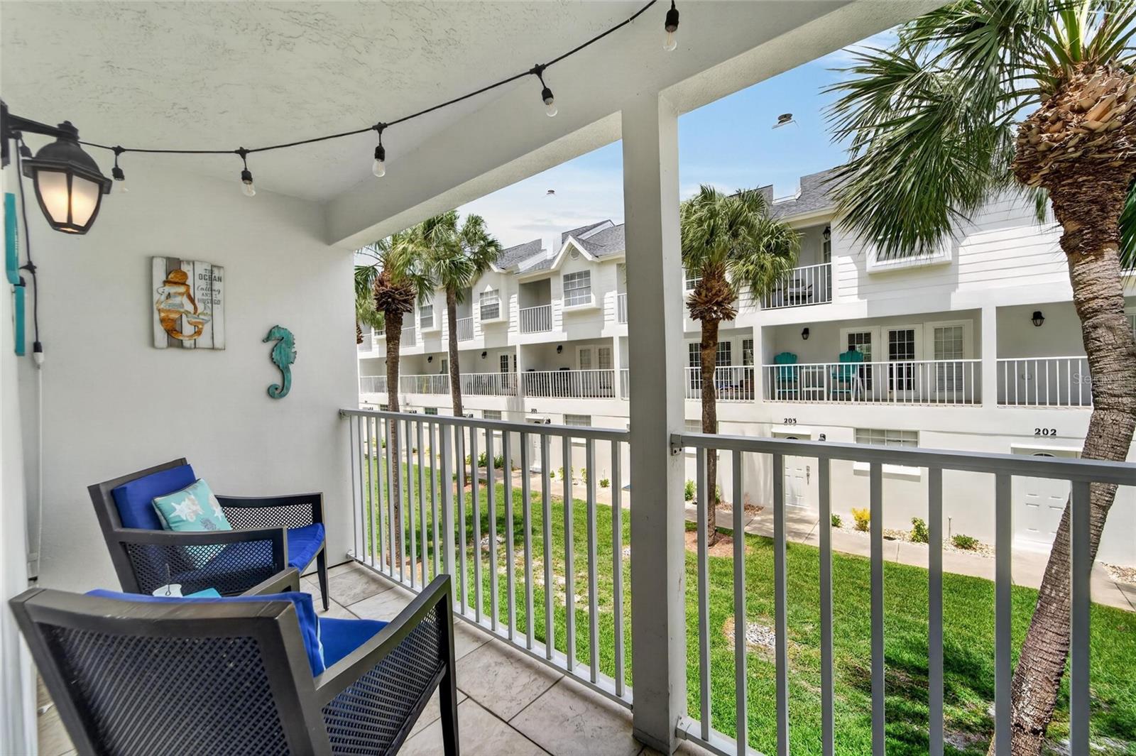 SUNSET REEF - Residential