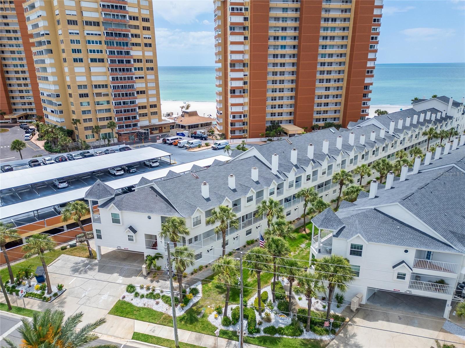 SUNSET REEF - Residential