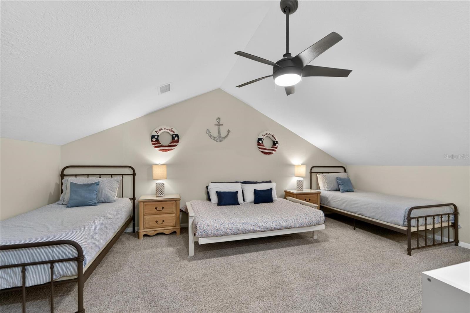 SUNSET REEF - Residential