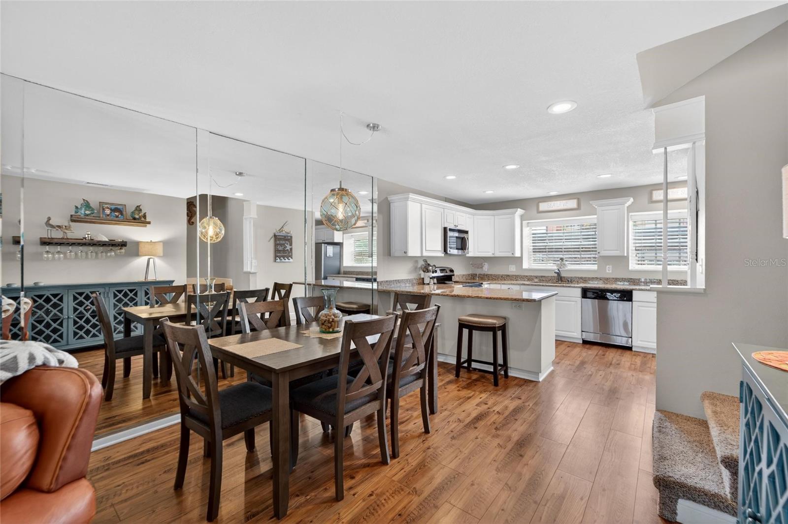 SUNSET REEF - Residential