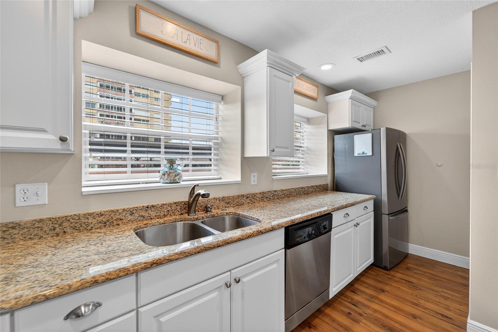SUNSET REEF - Residential