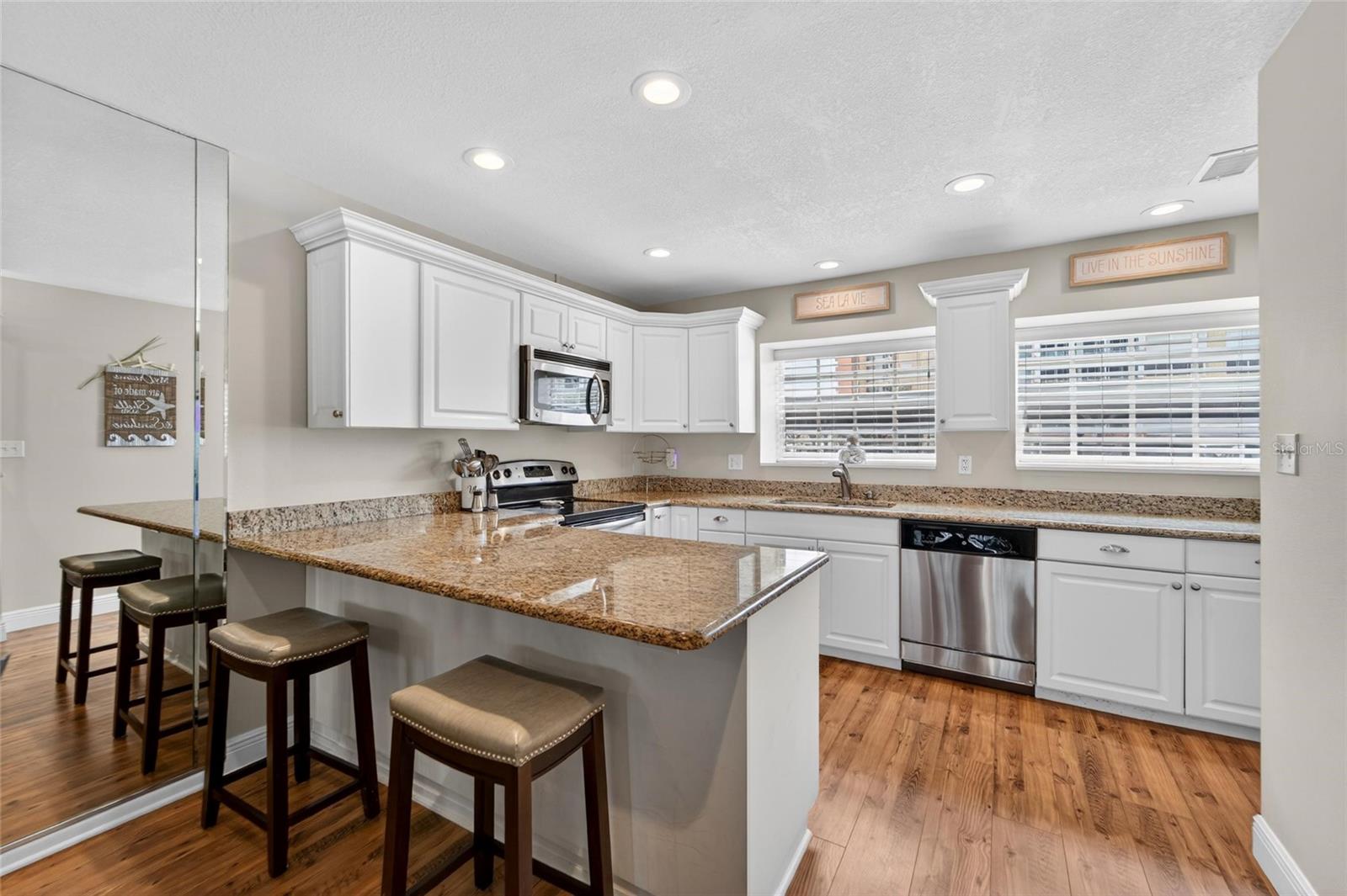 SUNSET REEF - Residential