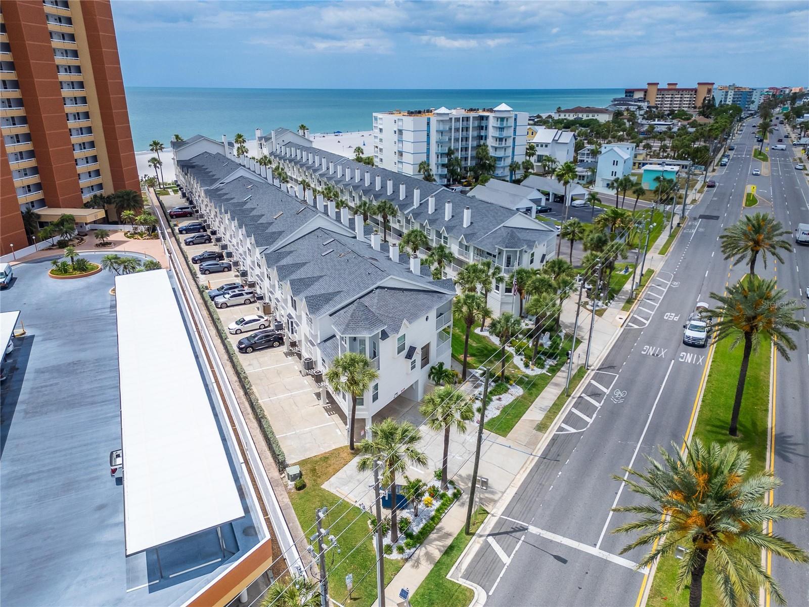 SUNSET REEF - Residential