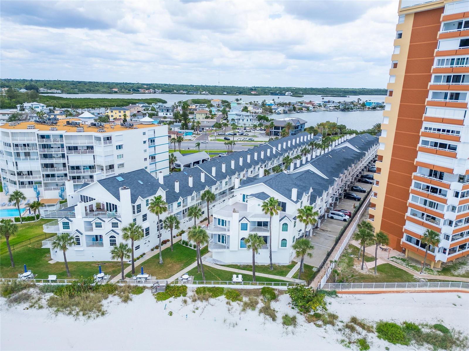 SUNSET REEF - Residential