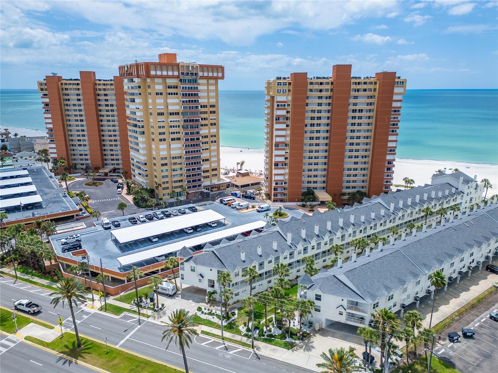 SUNSET REEF - Residential