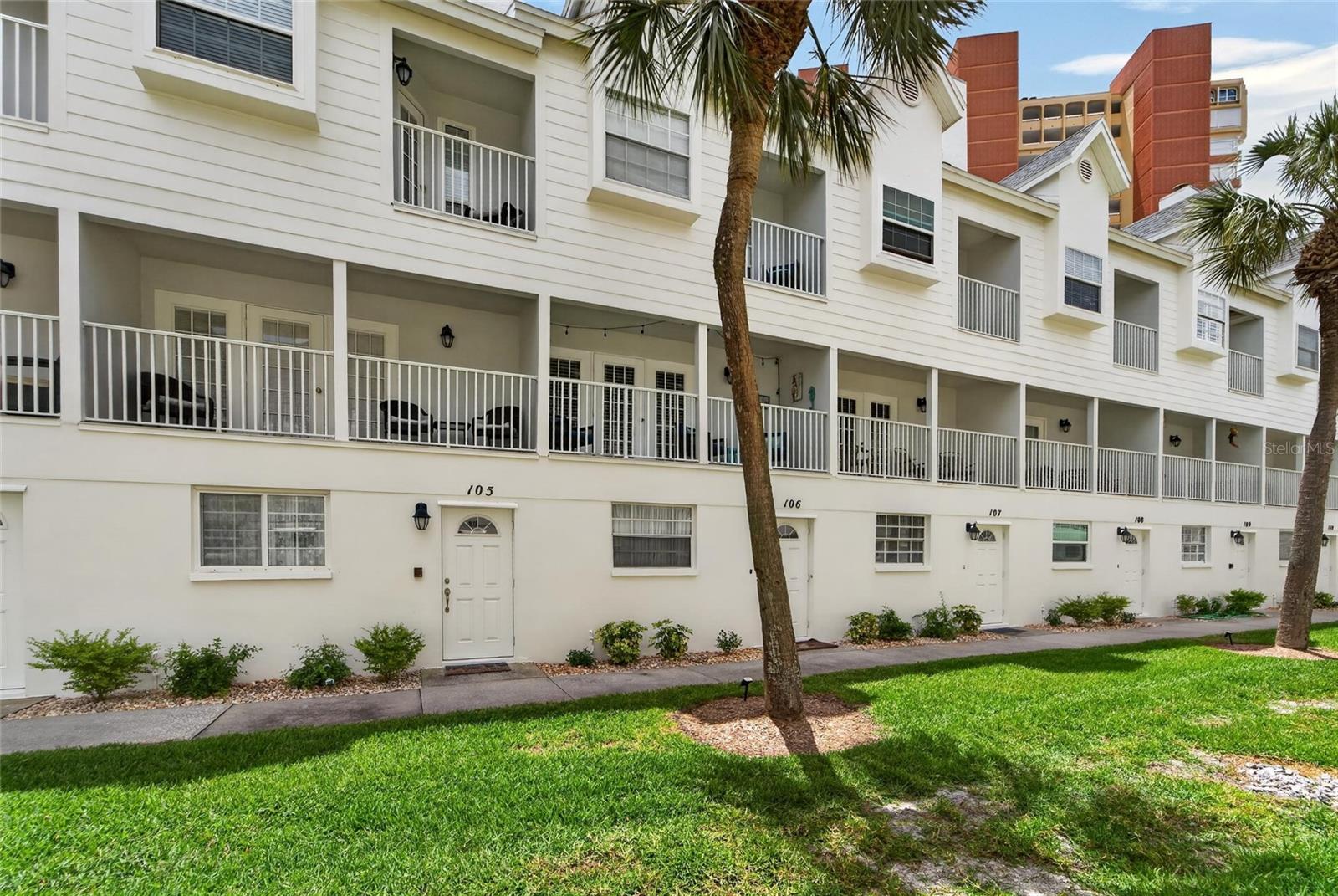 SUNSET REEF - Residential