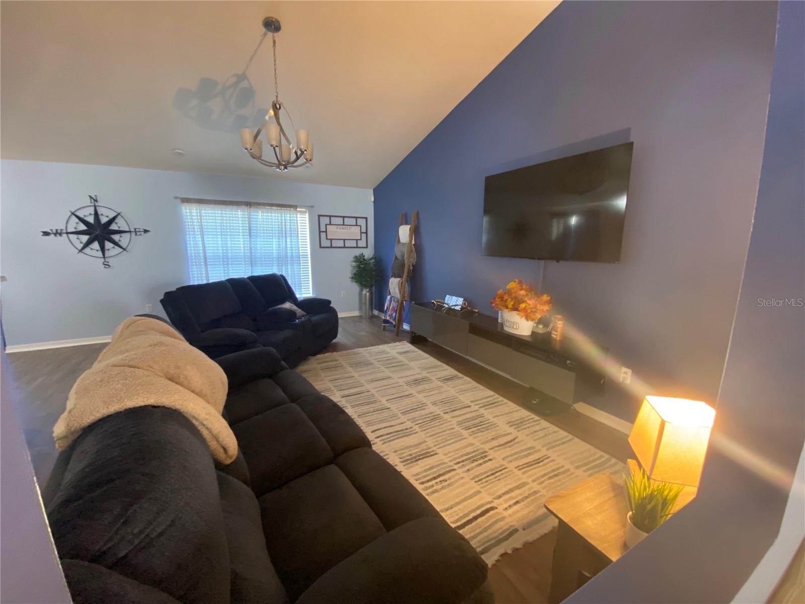 SUN N LAKE - Residential Lease