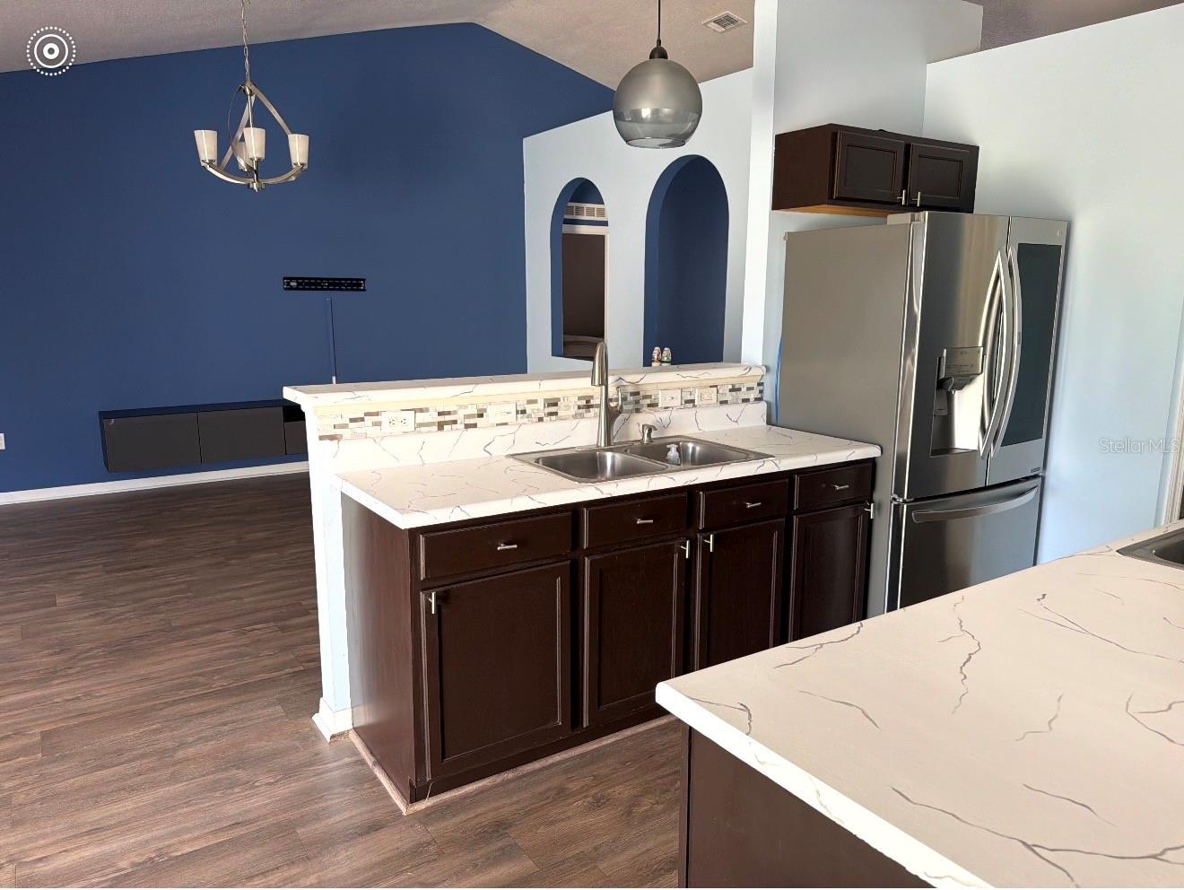 SUN N LAKE - Residential Lease