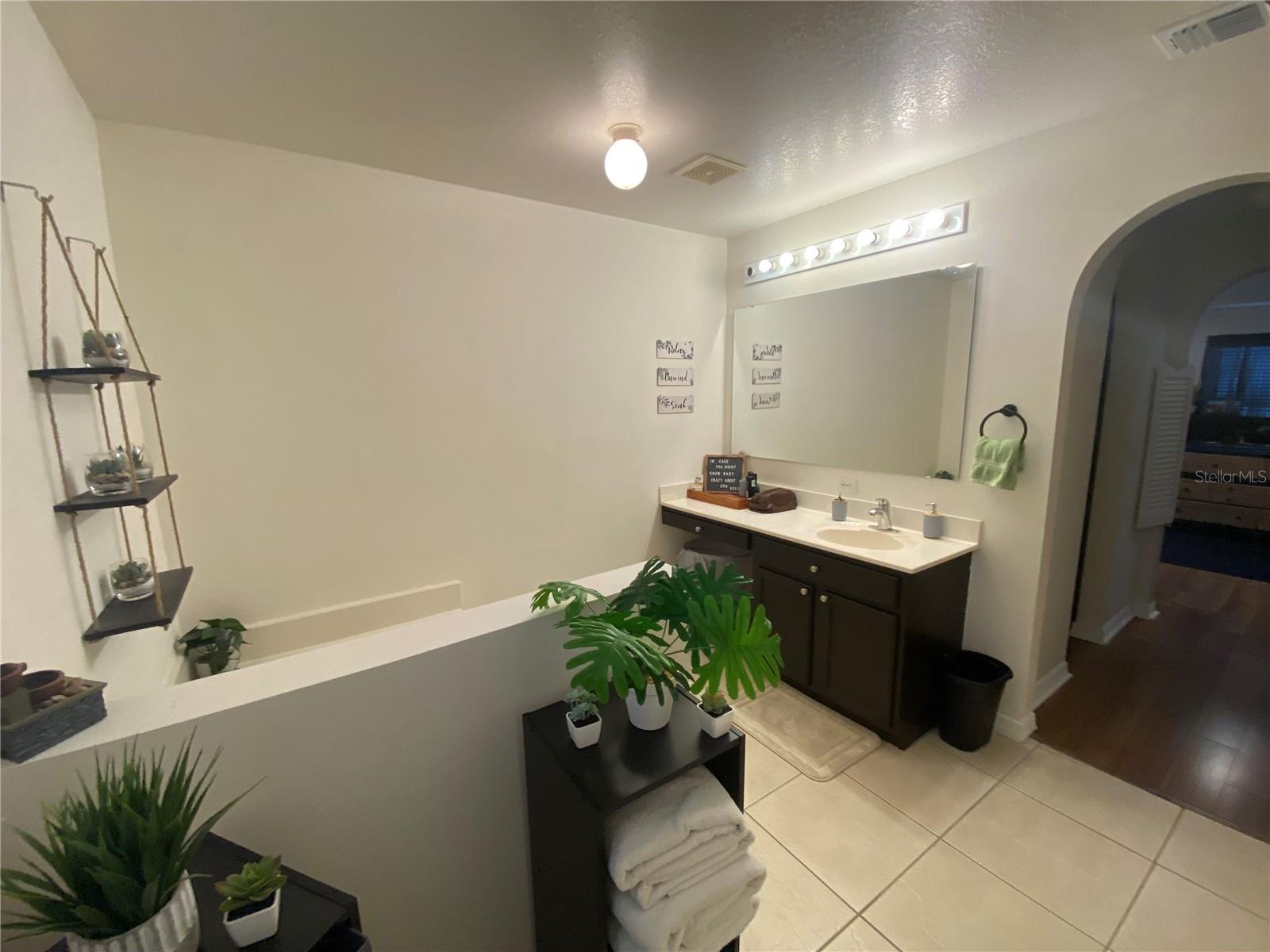 SUN N LAKE - Residential Lease