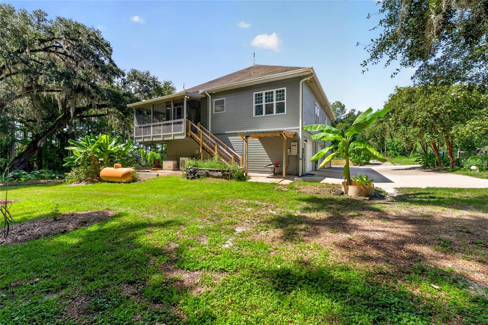 ACERAGE - Residential