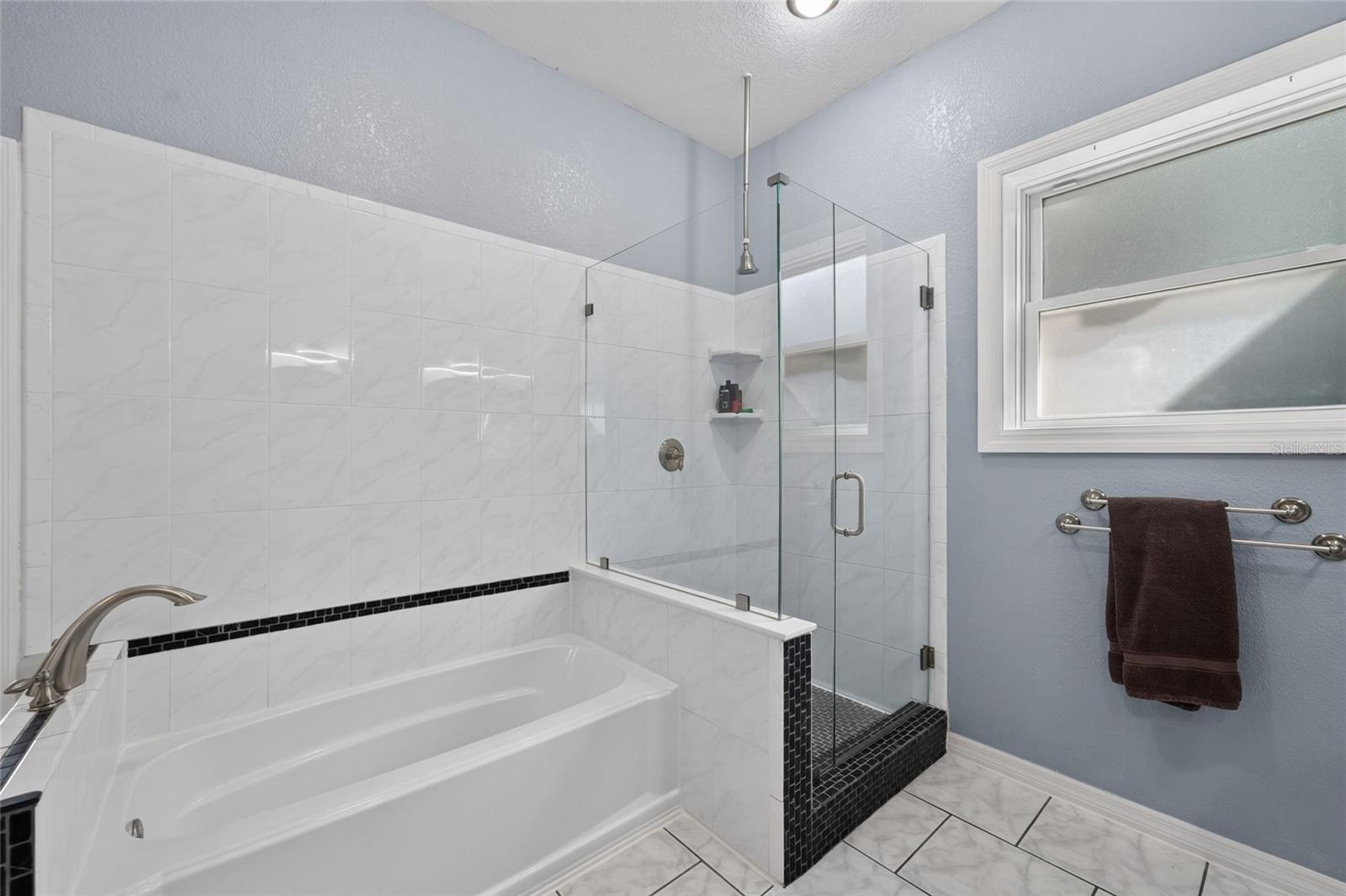 ACERAGE - Residential
