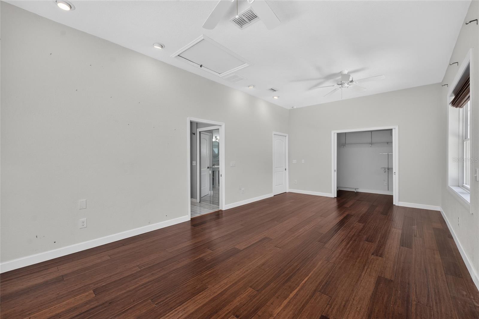 ACERAGE - Residential