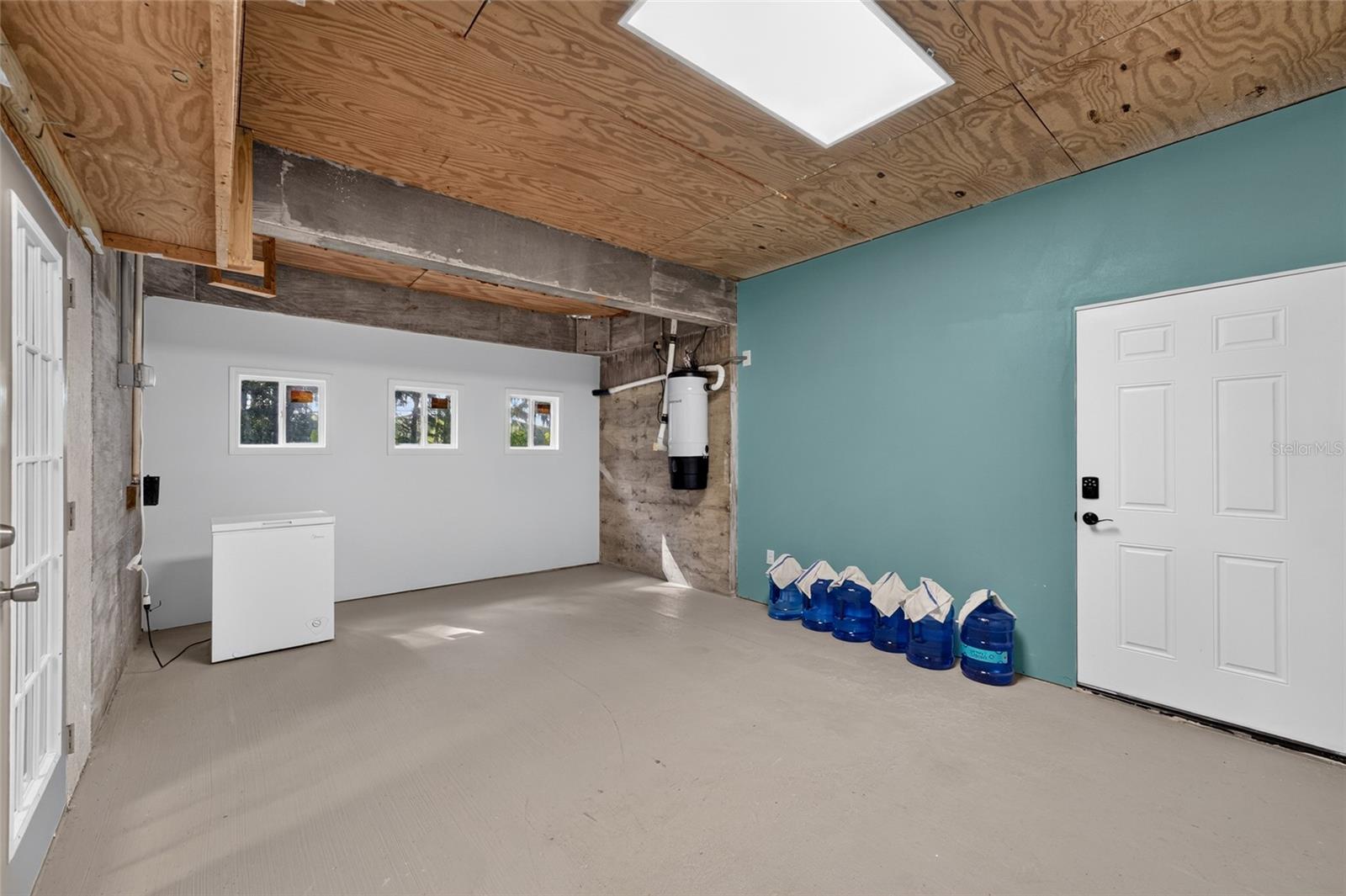 ACERAGE - Residential