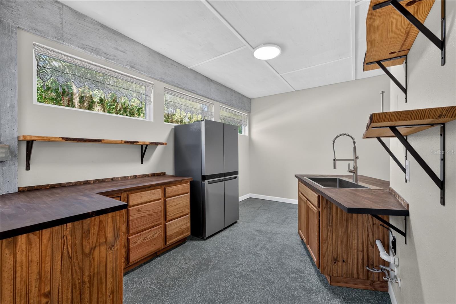 ACERAGE - Residential