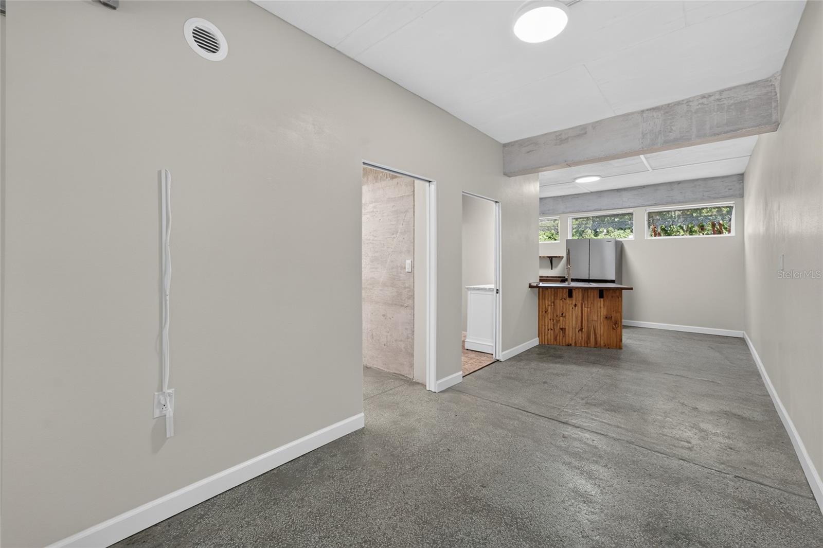 ACERAGE - Residential