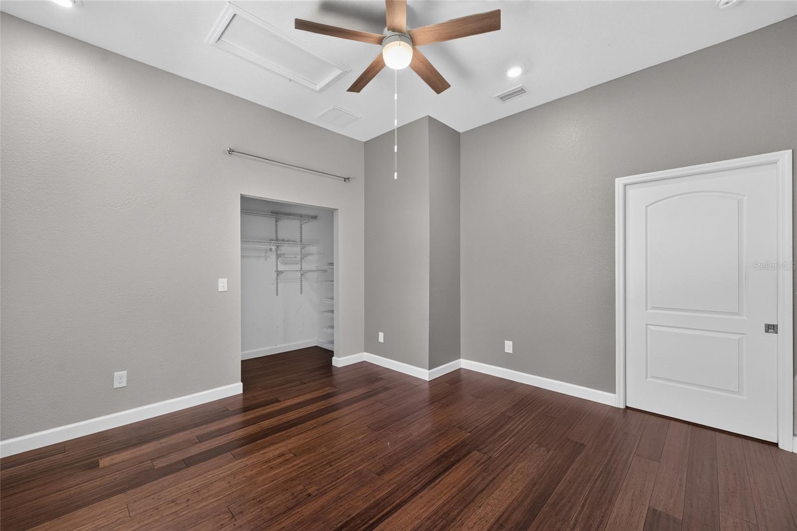 ACERAGE - Residential