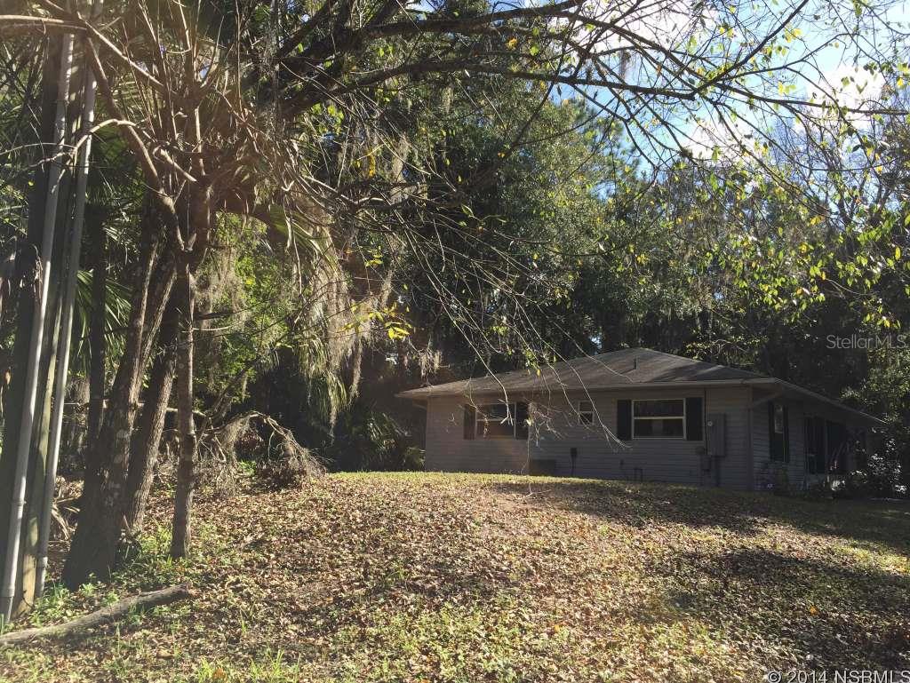 Owner  Will Look At ALL OFFERS !    RECENTLY UPDATED/REMODELED.. ! NEW FLOORING , NEW PAINT ,      WAINSSCOTTING IN DINNING AREA..3BEDROOM 2 BATH..QUIET SECLUDED  STREET. CLOSE TO RESTAURANTS AND SHOPPING . DEAD END STREET (ONE NEIGHBOR!) ;Water: City