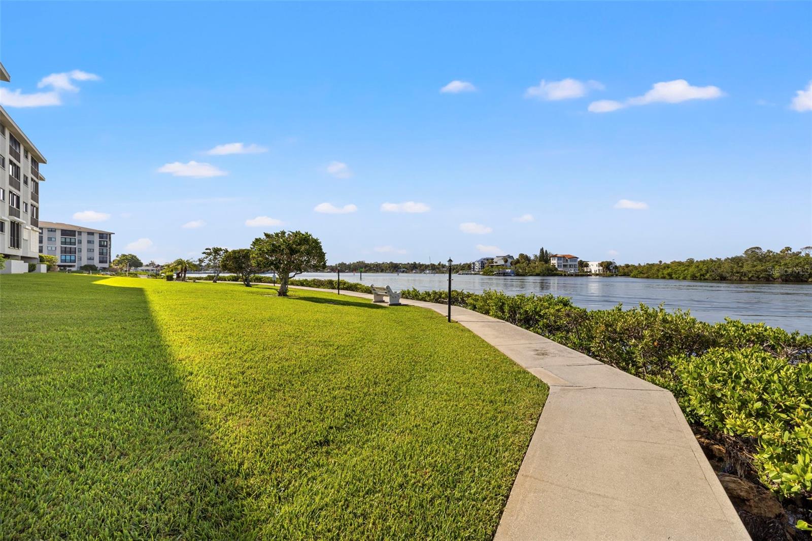 SAND PEBBLE POINTE CONDO 01 AMD 02 - Residential