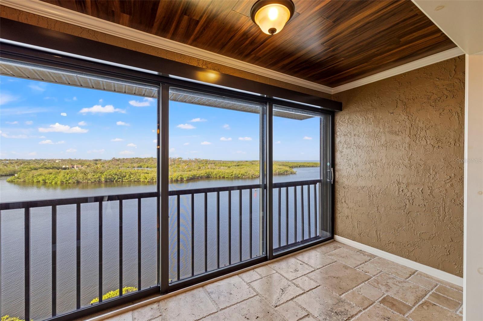 SAND PEBBLE POINTE CONDO 01 AMD 02 - Residential