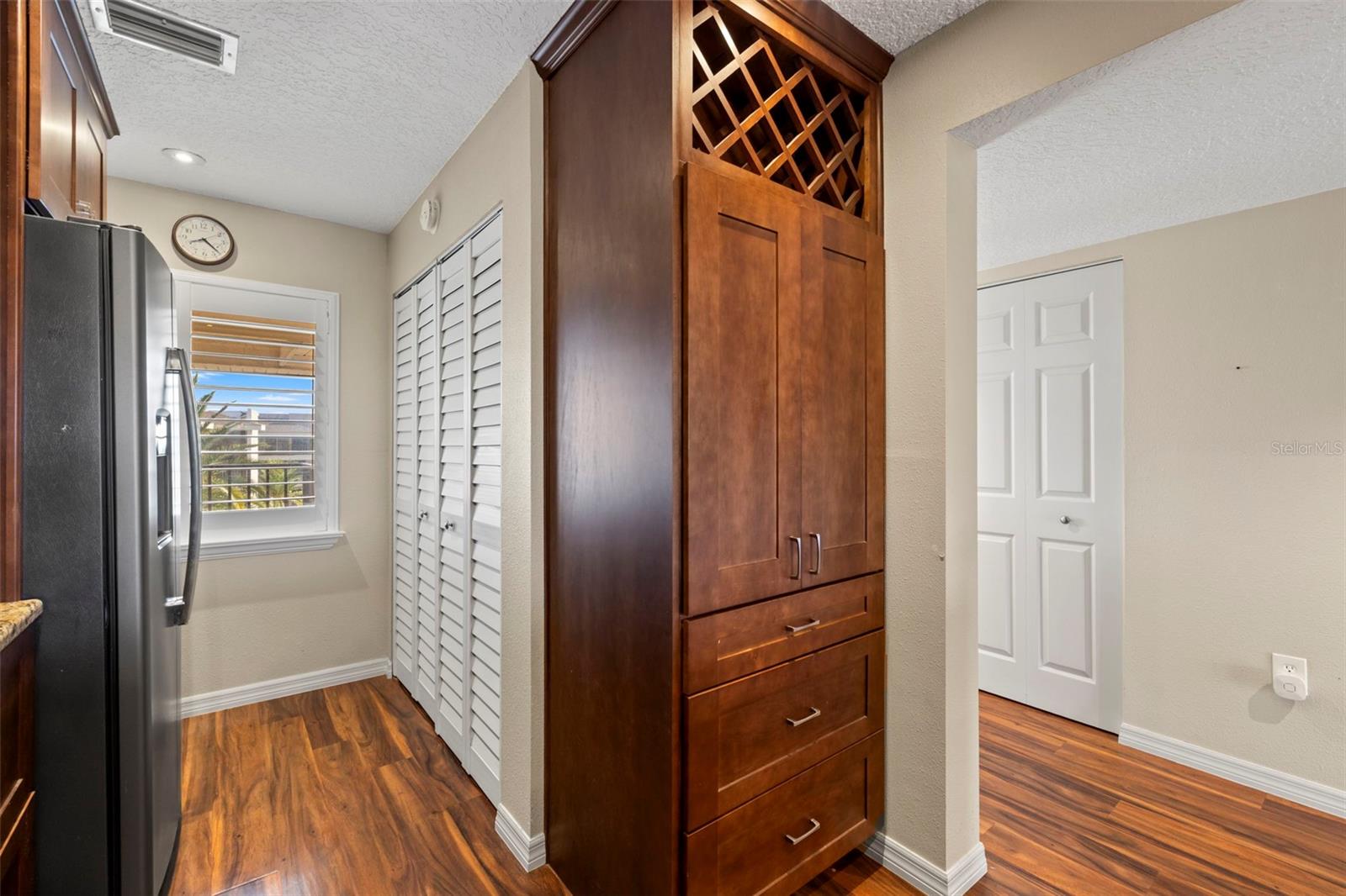 SAND PEBBLE POINTE CONDO 01 AMD 02 - Residential