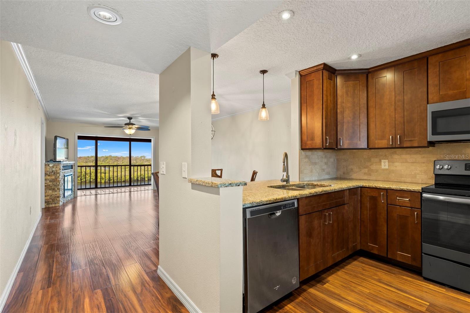 SAND PEBBLE POINTE CONDO 01 AMD 02 - Residential