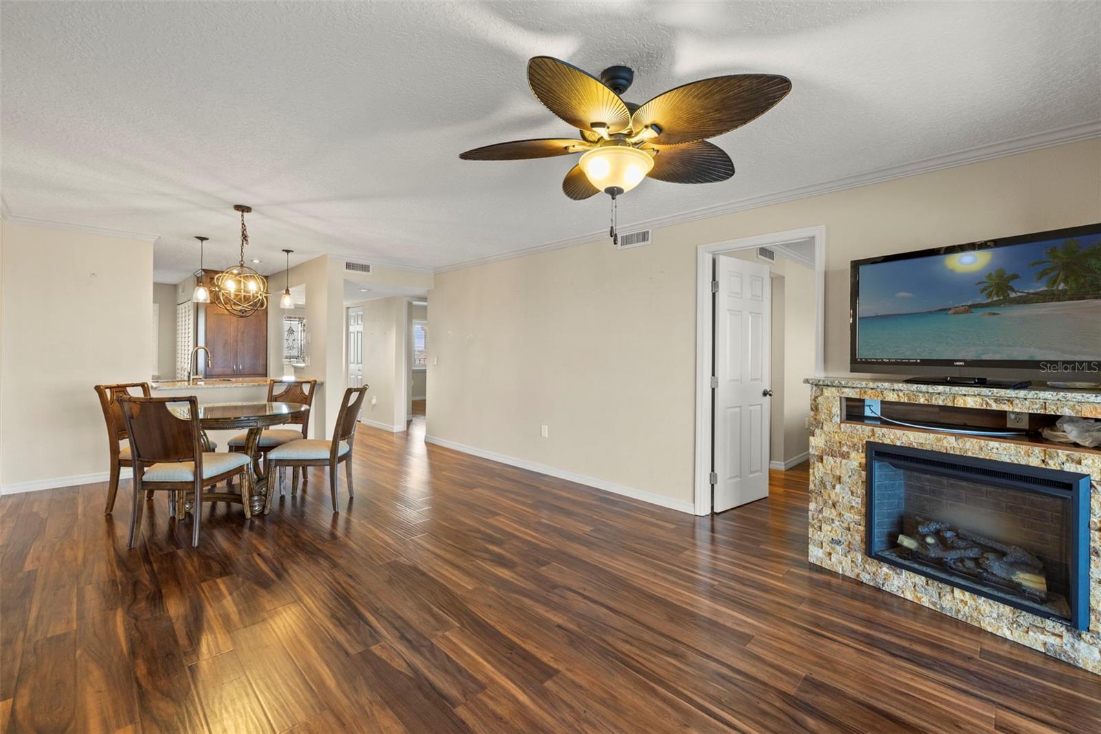SAND PEBBLE POINTE CONDO 01 AMD 02 - Residential
