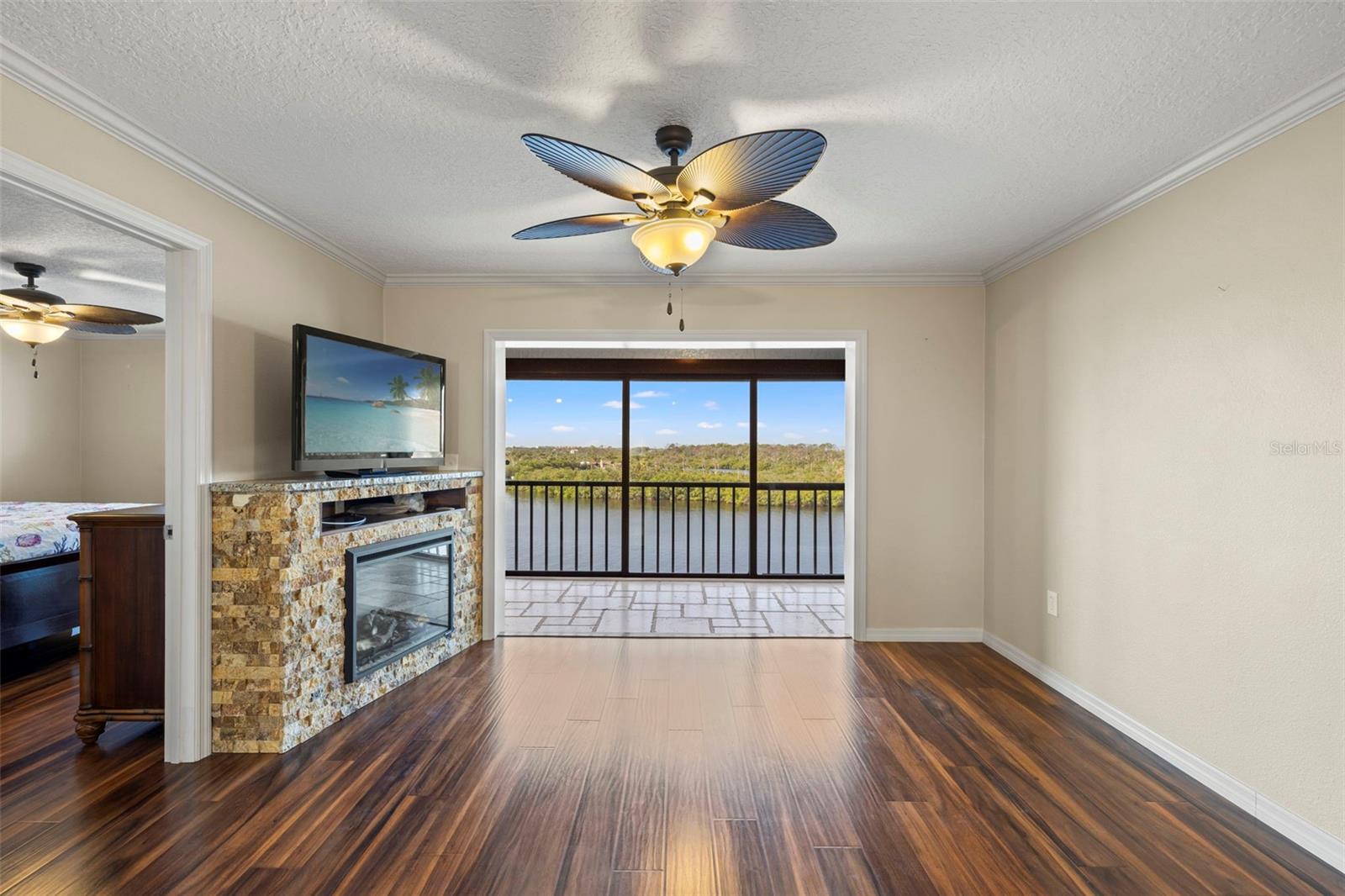 SAND PEBBLE POINTE CONDO 01 AMD 02 - Residential