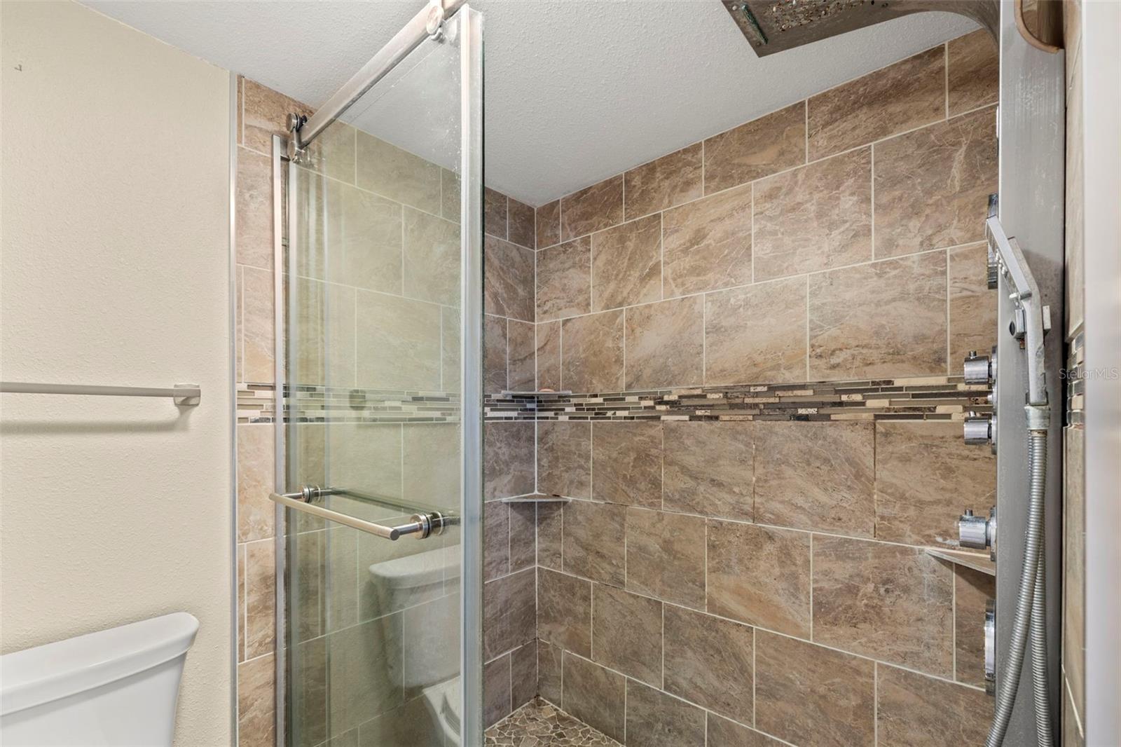SAND PEBBLE POINTE CONDO 01 AMD 02 - Residential