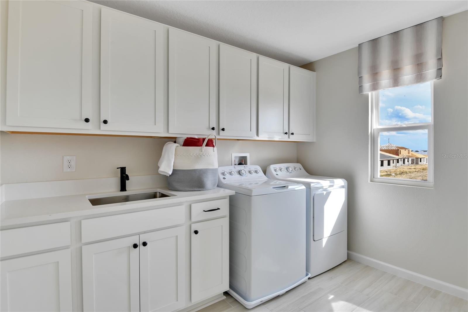 SEASONS AT MAGNOLIA POINTE - Residential