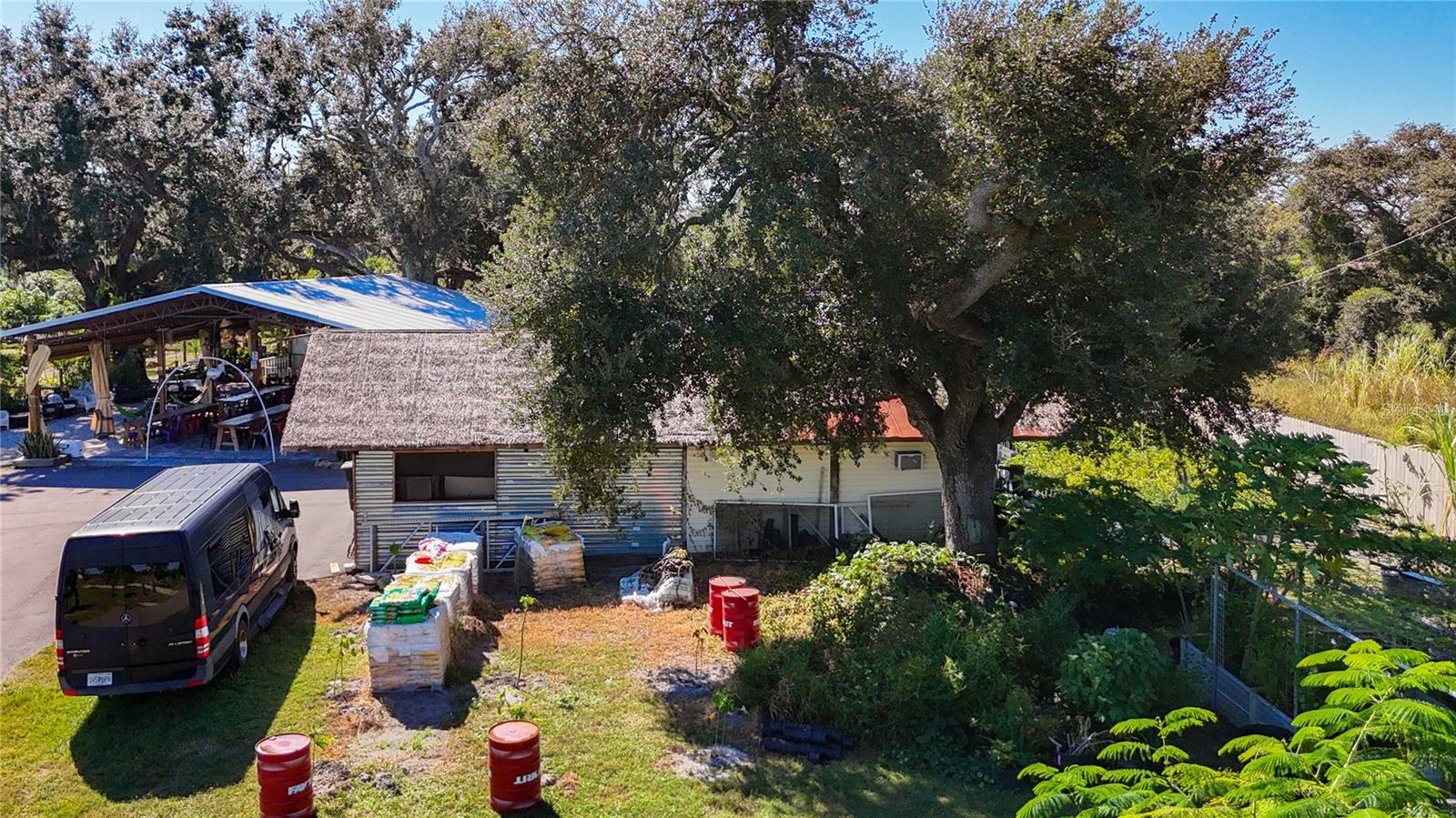 ACREAGE - Land