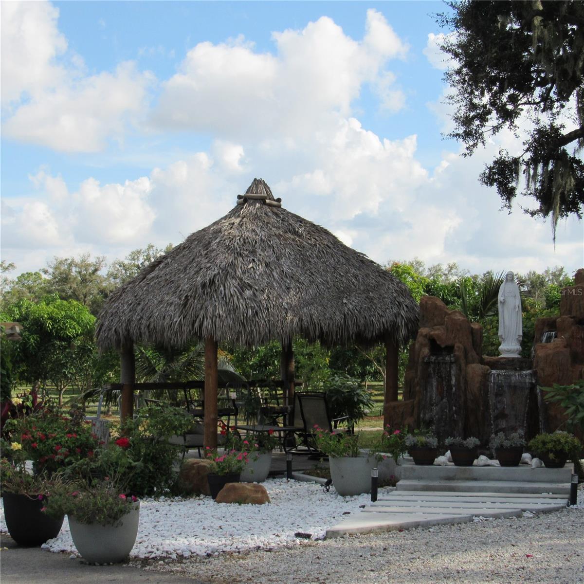 ACREAGE - Land