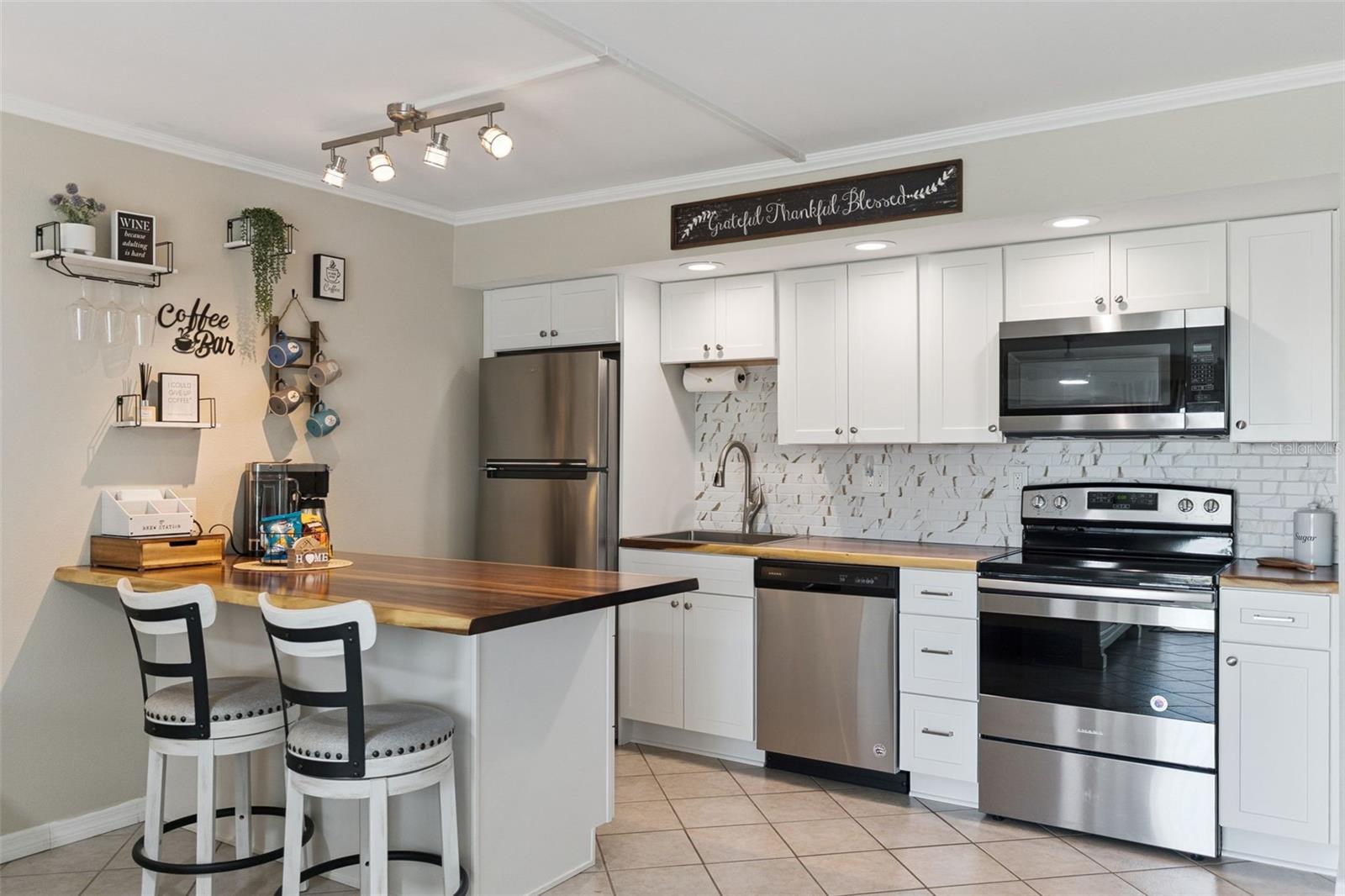 MARINERS COVE CONDO - Residential