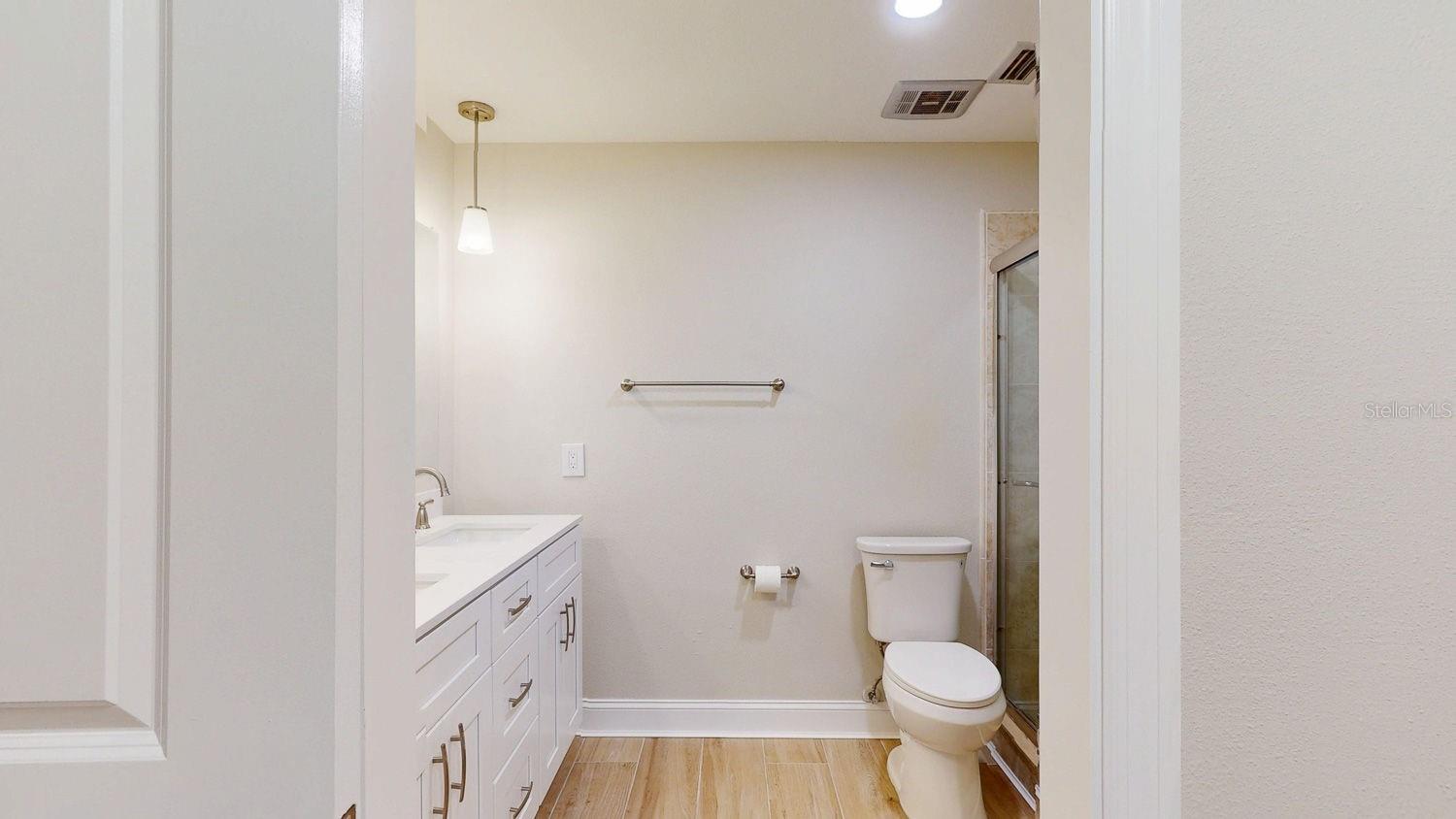 BOCA CIEGA POINT EAST - Residential