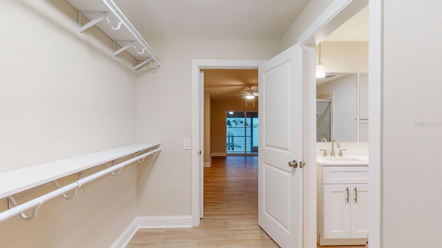 BOCA CIEGA POINT EAST - Residential
