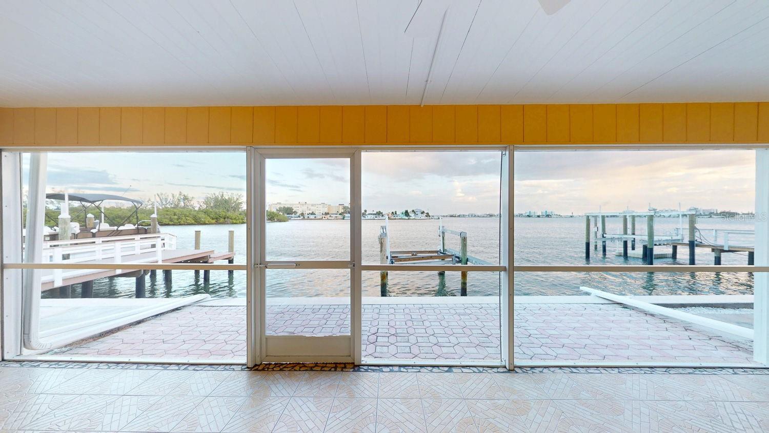 BOCA CIEGA POINT EAST - Residential