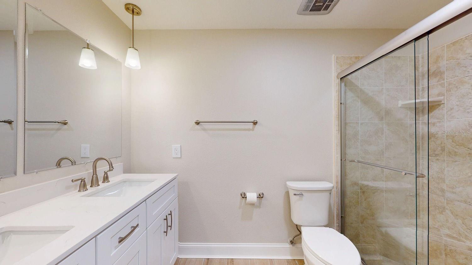 BOCA CIEGA POINT EAST - Residential