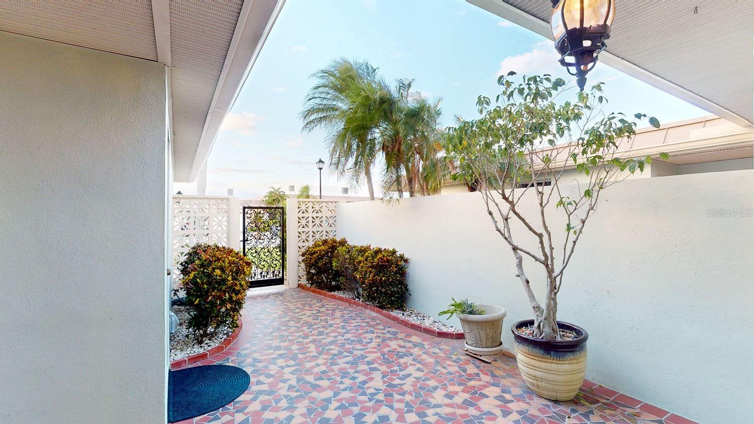 BOCA CIEGA POINT EAST - Residential