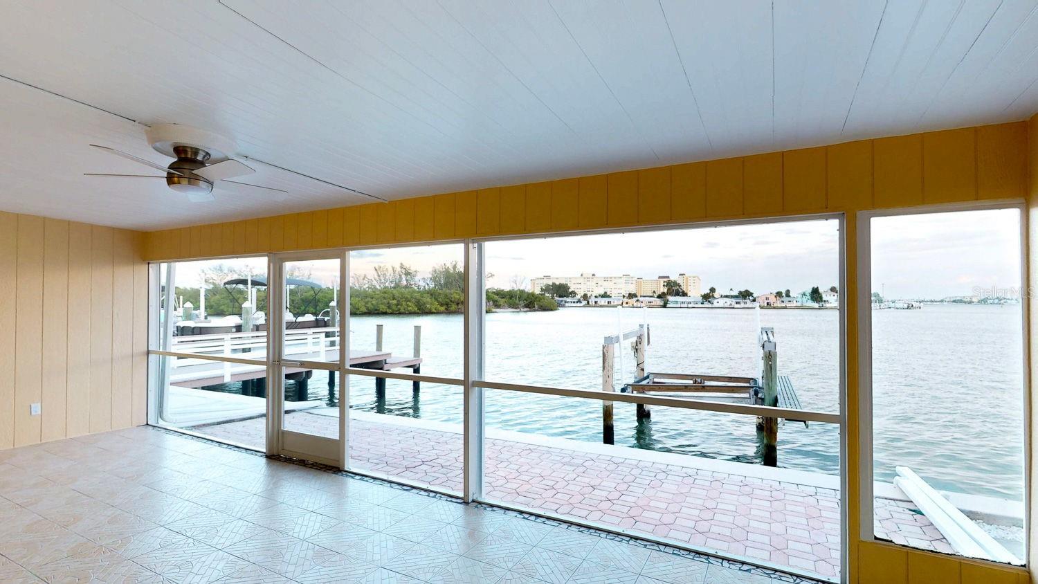 BOCA CIEGA POINT EAST - Residential