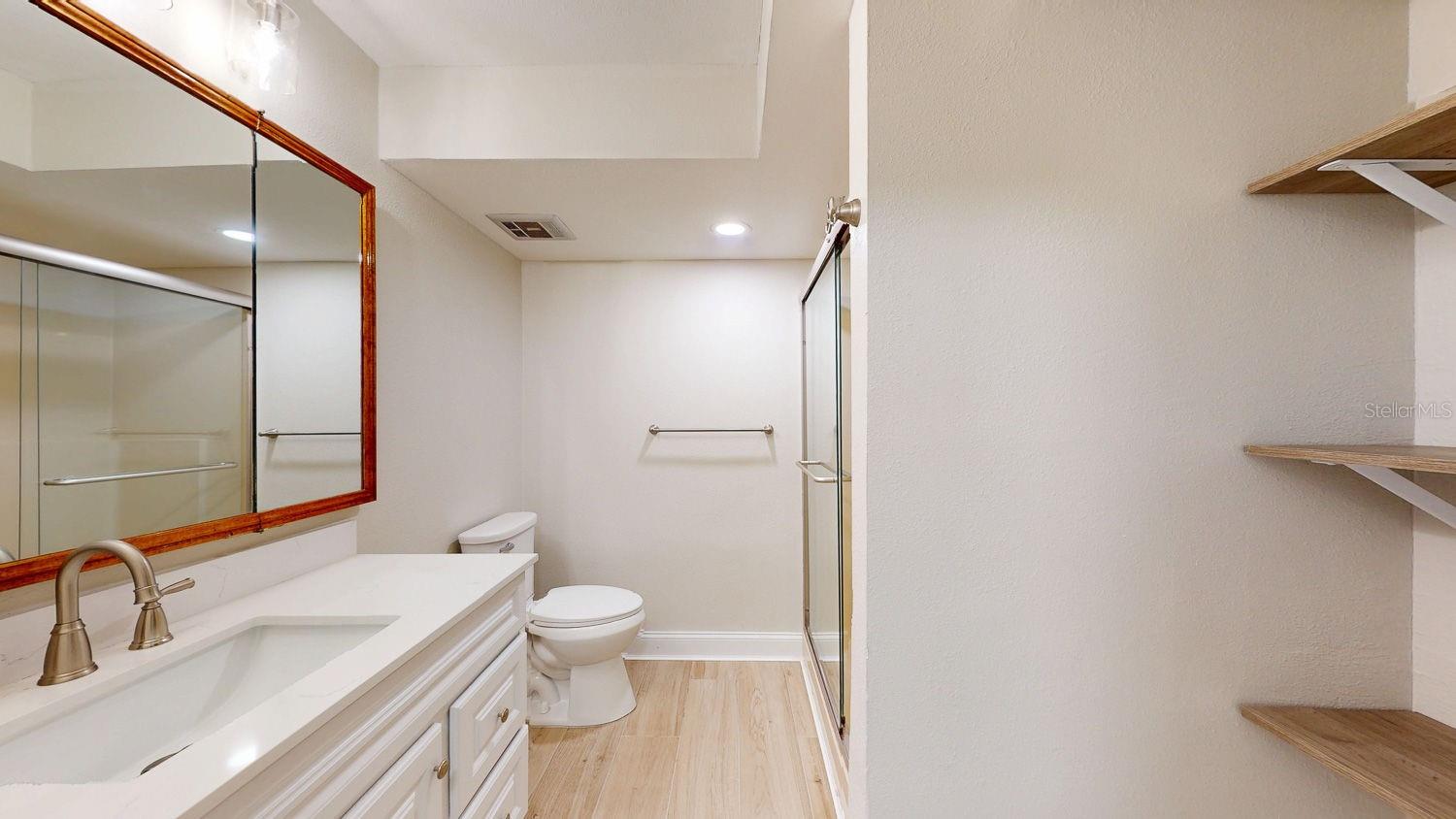 BOCA CIEGA POINT EAST - Residential