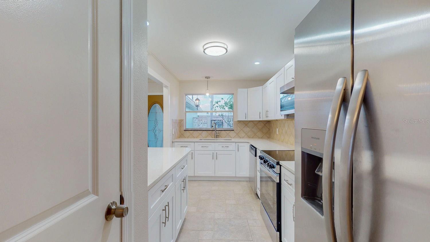 BOCA CIEGA POINT EAST - Residential