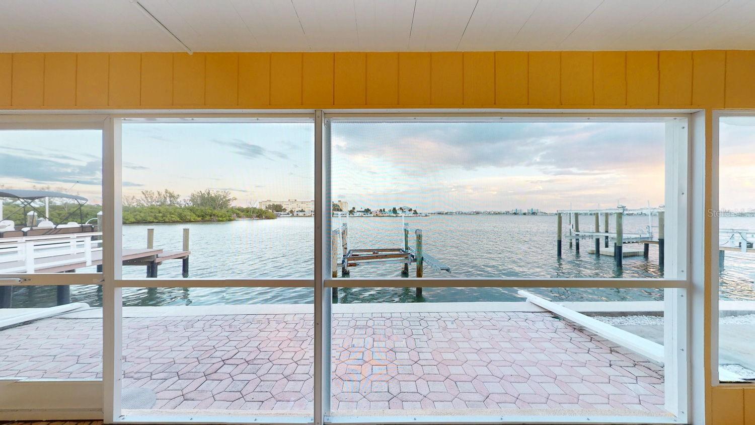 BOCA CIEGA POINT EAST - Residential