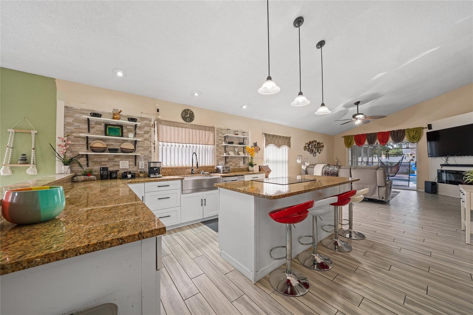 EAGLERIDGE PH 02 - Residential